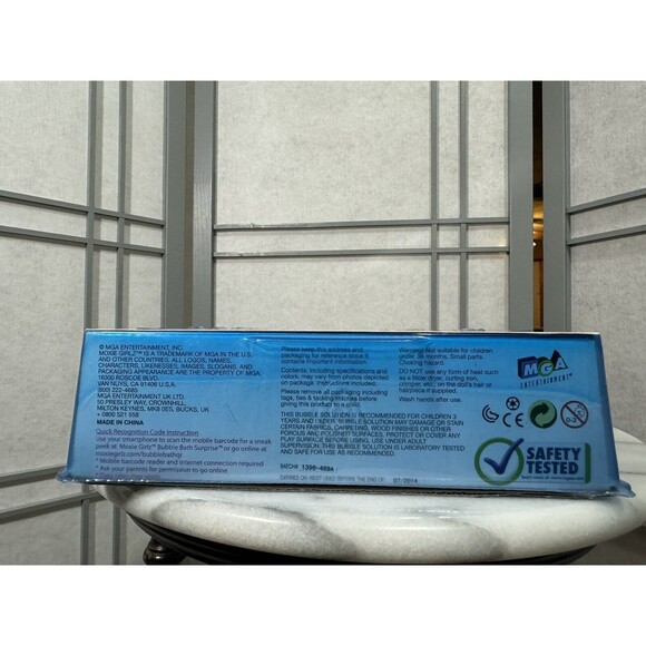 NEW Moxie Girlz MGA Monet With Dog Fish Bubble Bath Surprise Doll Purple 2014 - Picture 6 of 6